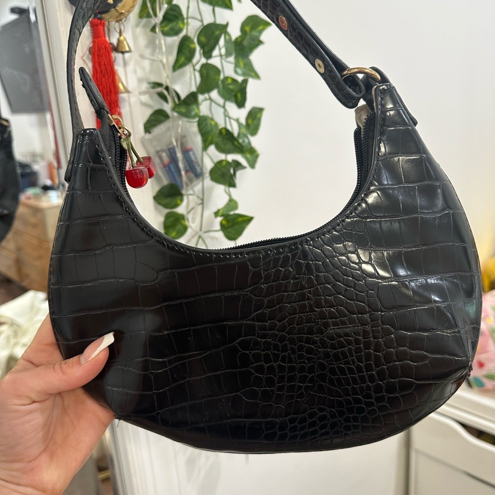 Purses - Picture 2 of 4